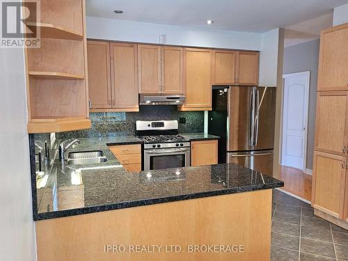 135 Michelle Drive, Vaughan, ON - Indoor Photo Showing Kitchen With Double Sink