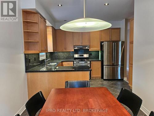 135 Michelle Drive, Vaughan, ON - Indoor Photo Showing Kitchen With Double Sink