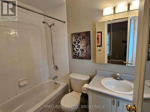 135 Michelle Drive, Vaughan, ON - Indoor Photo Showing Bathroom