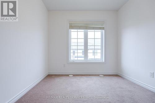 17 Aspen Hills Rd, Brampton (Credit Valley), ON - Indoor Photo Showing Other Room