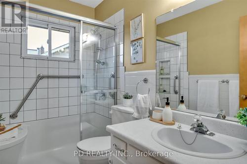 28 Bond Street E, Kawartha Lakes (Fenelon Falls), ON - Indoor Photo Showing Bathroom