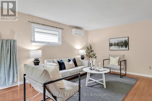 28 Bond Street E, Kawartha Lakes (Fenelon Falls), ON - Indoor Photo Showing Living Room