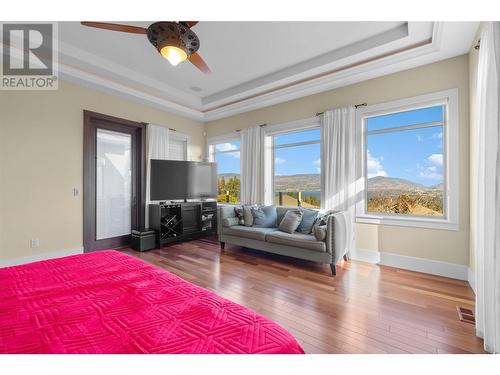 620 Arbor View Drive, Kelowna, BC - Indoor Photo Showing Living Room