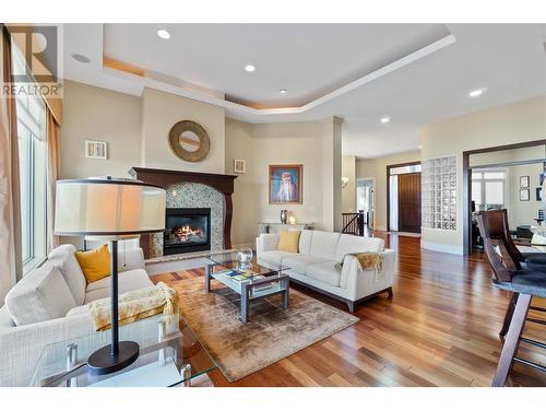 620 Arbor View Drive, Kelowna, BC - Indoor Photo Showing Living Room With Fireplace