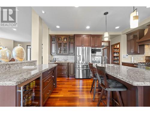 620 Arbor View Drive, Kelowna, BC - Indoor Photo Showing Kitchen With Upgraded Kitchen