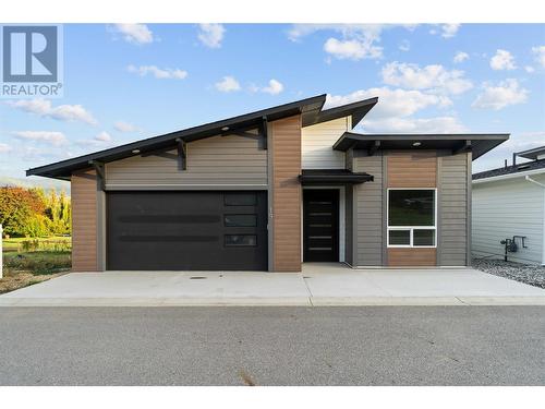 1840 10 Street Sw Unit# 19 Lot# 24, Salmon Arm, BC - Indoor Photo Showing Kitchen With Double Sink