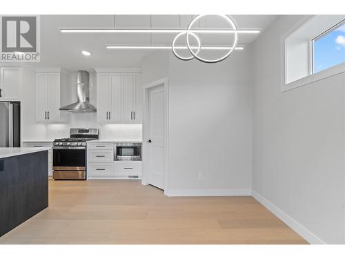 1840 10 Street Sw Unit# 19 Lot# 24, Salmon Arm, BC - Indoor Photo Showing Kitchen