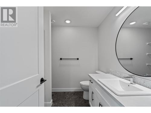 1840 10 Street Sw Unit# 19 Lot# 24, Salmon Arm, BC - Indoor Photo Showing Bathroom