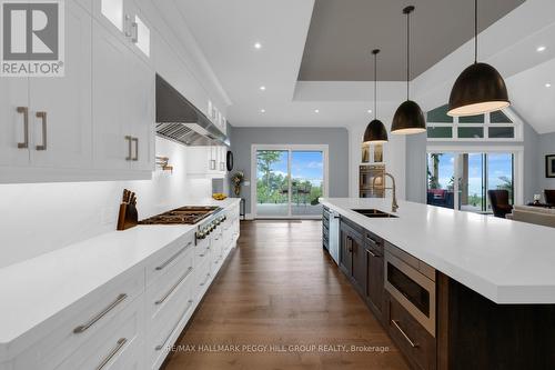 49 Melissa Lane, Tiny, ON - Indoor Photo Showing Kitchen With Upgraded Kitchen