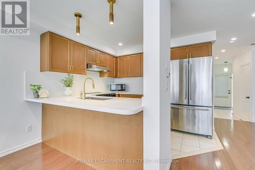 4220 Thomas Alton Boulevard, Burlington (Alton), ON - Indoor Photo Showing Kitchen