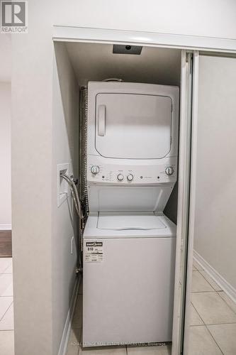 2707 - 4080 Living Arts Drive, Mississauga (City Centre), ON - Indoor Photo Showing Laundry Room