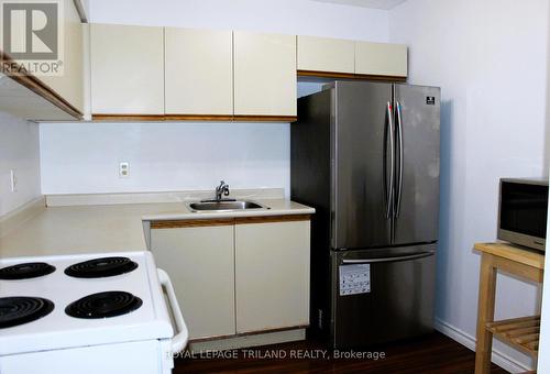 410 - 1 Jacksway Crescent, London, ON - Indoor Photo Showing Kitchen