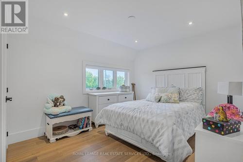 53 Niagara Street, Collingwood, ON - Indoor Photo Showing Bedroom