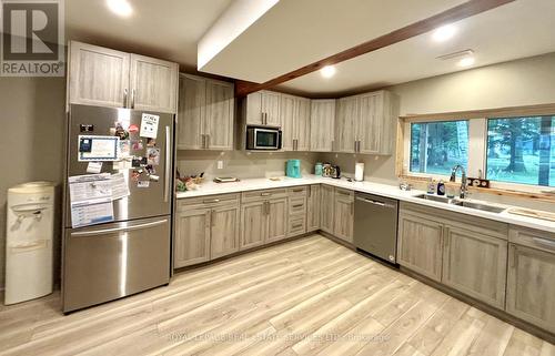 38 Foliage Drive, Tiny, ON - Indoor Photo Showing Kitchen With Double Sink