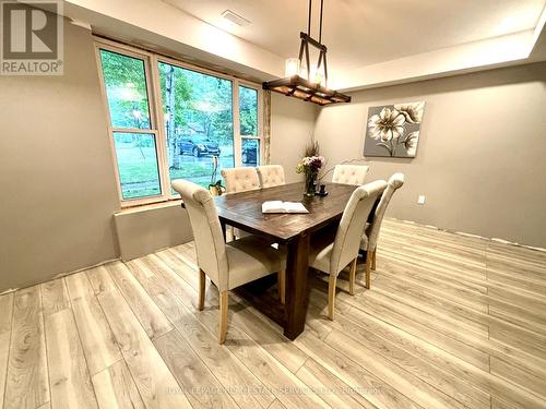 38 Foliage Drive, Tiny, ON - Indoor Photo Showing Dining Room