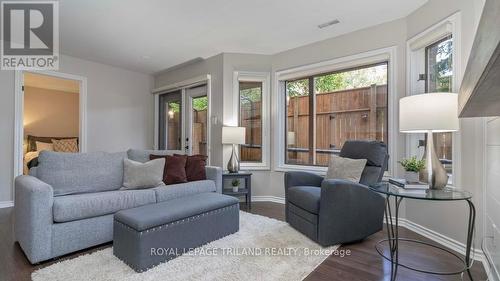 12 - 152 Albert Street, London, ON - Indoor Photo Showing Living Room