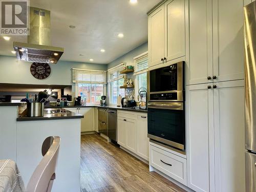 1305 16Th  S Street, Cranbrook, BC - Indoor Photo Showing Kitchen