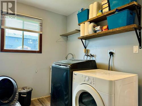 1305 16Th  S Street, Cranbrook, BC - Indoor Photo Showing Laundry Room