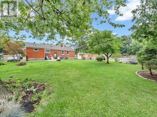 2831 Dominion Boulevard, Windsor, ON - Outdoor With Backyard