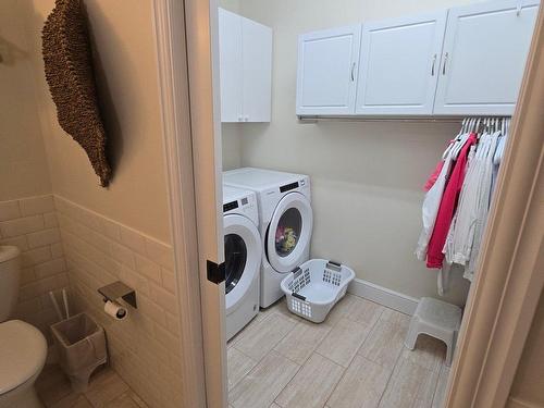 Laundry room - 445 Ch. De La Gap, Notre-Dame-Du-Nord, QC - Indoor Photo Showing Laundry Room