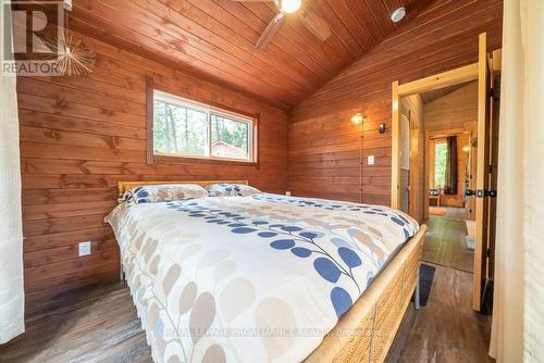 1812 Norway Lake Lane, North Frontenac, ON - Indoor Photo Showing Bedroom