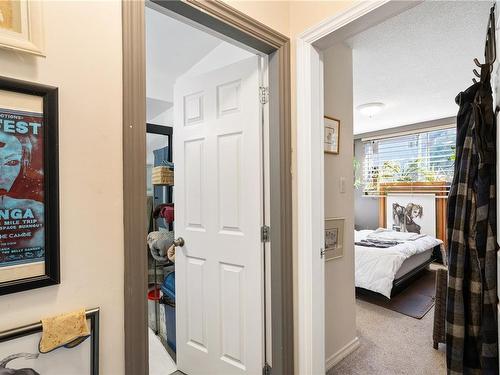 1-1630 Crescent View Dr, Nanaimo, BC - Indoor Photo Showing Other Room