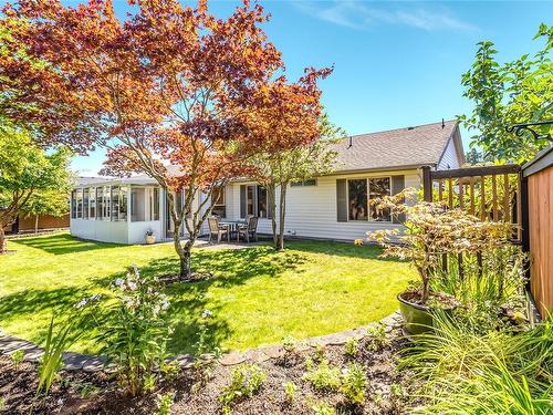 769 Humphrey Rd, Parksville, BC 