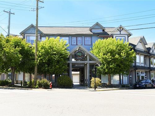 302-501 4Th St, Courtenay, BC - Outdoor With Facade