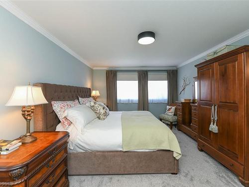 302-501 4Th St, Courtenay, BC - Indoor Photo Showing Bedroom