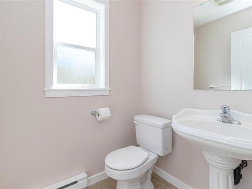 5994 Rockridge Rd, Duncan, BC - Indoor Photo Showing Bathroom