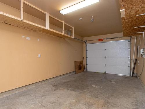 5994 Rockridge Rd, Duncan, BC - Indoor Photo Showing Garage