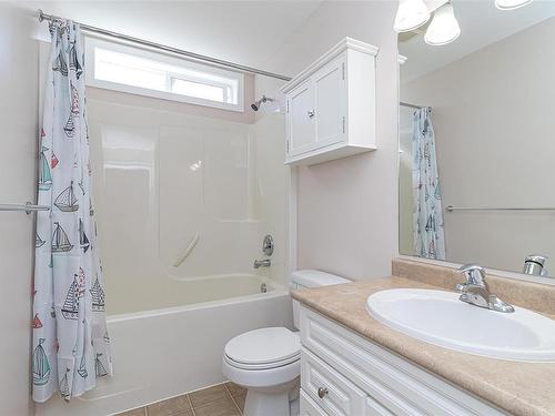 5994 Rockridge Rd, Duncan, BC - Indoor Photo Showing Bathroom