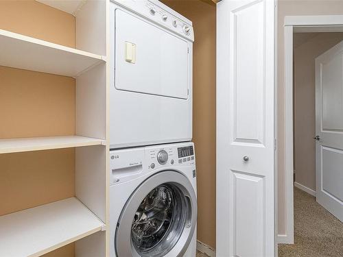 5994 Rockridge Rd, Duncan, BC - Indoor Photo Showing Laundry Room