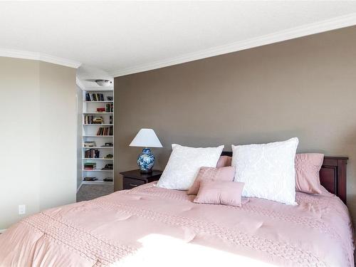 504-225 Belleville St, Victoria, BC - Indoor Photo Showing Bedroom