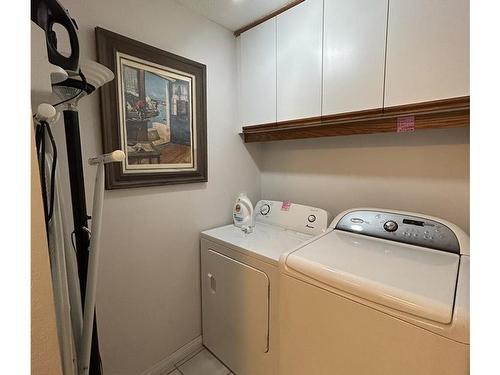 123-1870 Mckenzie Ave, Saanich, BC - Indoor Photo Showing Laundry Room