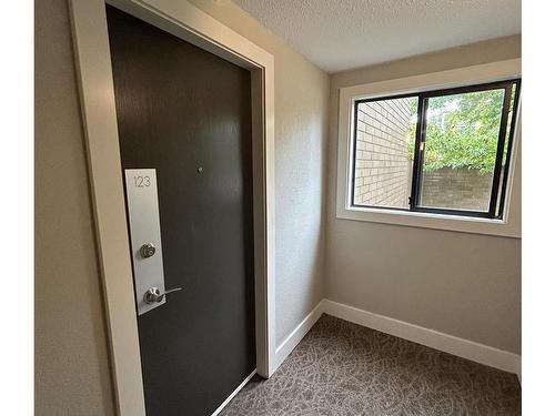 123-1870 Mckenzie Ave, Saanich, BC - Indoor Photo Showing Other Room