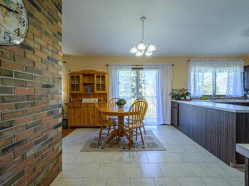 670 Arbutus Street, Kamloops, BC - Indoor Photo Showing Dining Room