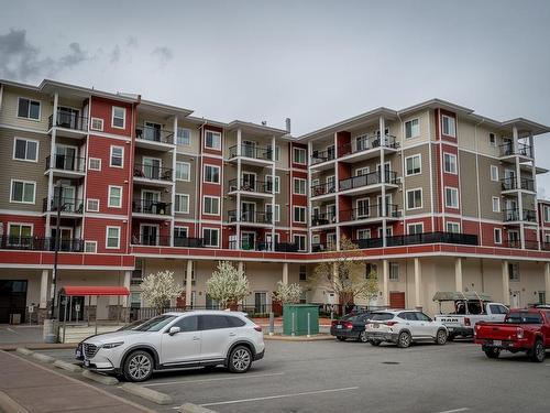 522-5170 Dallas Drive, Kamloops, BC - Outdoor With Facade