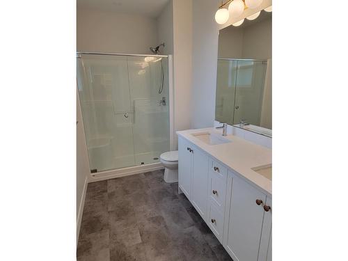 234 Murtle Cres, Clearwater, BC - Indoor Photo Showing Bathroom