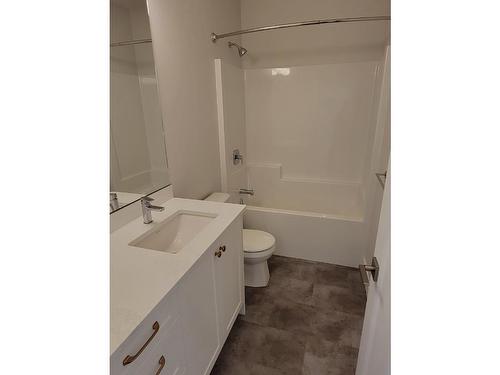 234 Murtle Cres, Clearwater, BC - Indoor Photo Showing Bathroom