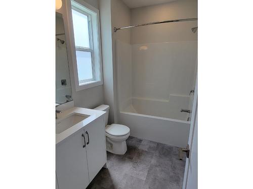 234 Murtle Cres, Clearwater, BC - Indoor Photo Showing Bathroom