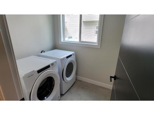 237 Murtle Road, Clearwater, BC - Indoor Photo Showing Laundry Room