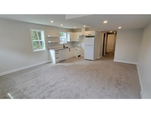 237 Murtle Road, Clearwater, BC - Indoor Photo Showing Kitchen