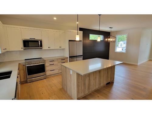 237 Murtle Road, Clearwater, BC - Indoor Photo Showing Kitchen