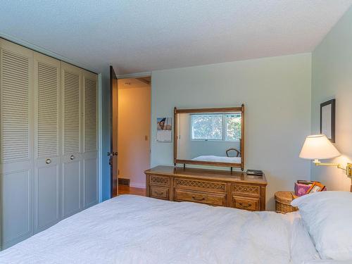 357 Gibraltar Crt, Kamloops, BC - Indoor Photo Showing Bedroom