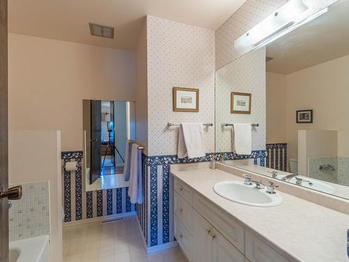 357 Gibraltar Crt, Kamloops, BC - Indoor Photo Showing Bathroom