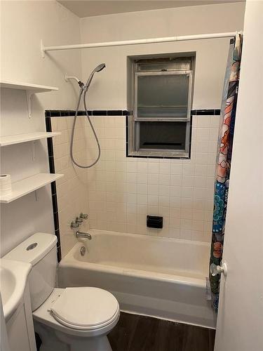 5 Applewood Avenue|Unit #5, Hamilton, ON - Indoor Photo Showing Bathroom