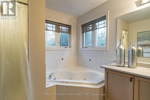 69 Harty Crescent, Ajax (Northwest Ajax), ON - Indoor Photo Showing Bathroom