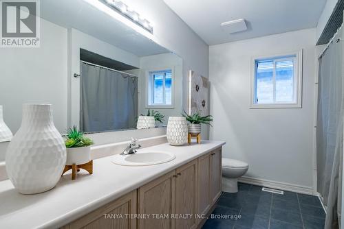 69 Harty Crescent, Ajax (Northwest Ajax), ON - Indoor Photo Showing Bathroom