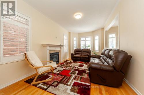 94 Creekland Avenue, Whitchurch-Stouffville (Stouffville), ON - Indoor Photo Showing Living Room With Fireplace